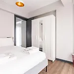 Cozy Bright Wparking 2bd1bath Home!#338 아파트
