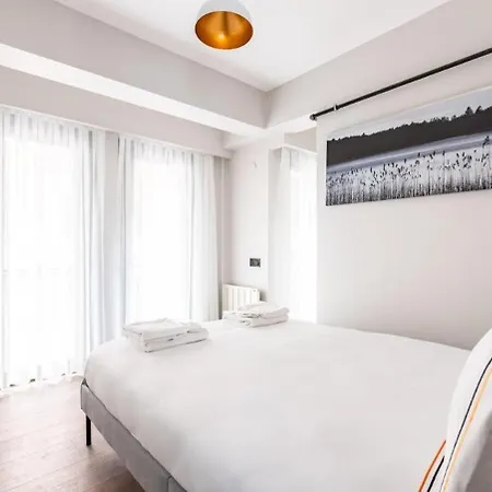 Cozy Bright Wparking 2bd1bath Home!#338 Апартаменты *