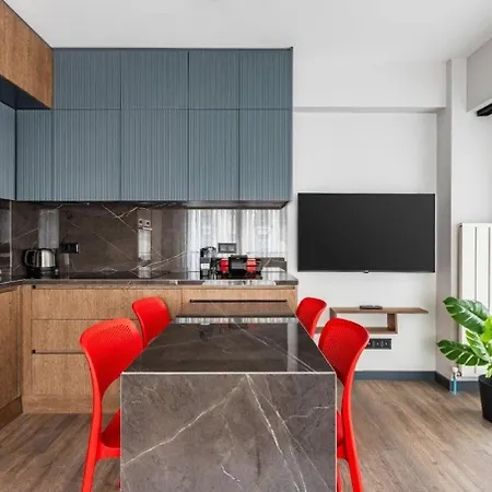 Cozy Bright Wparking 2bd1bath Home!#338