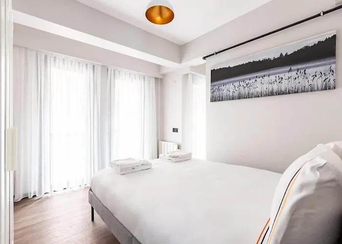 Cozy Bright Wparking 2bd1bath Home!#338 公寓 *