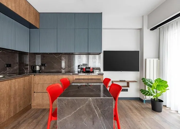 Cozy Bright Wparking 2bd1bath Home!#338