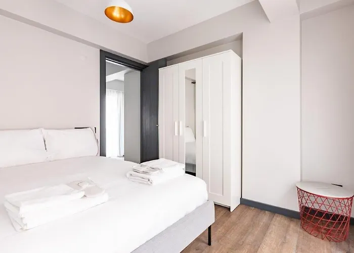 Cozy Bright Wparking 2bd1bath Home!#338 شقة