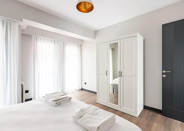 Cozy Bright Wparking 2bd1bath Home!#338 *